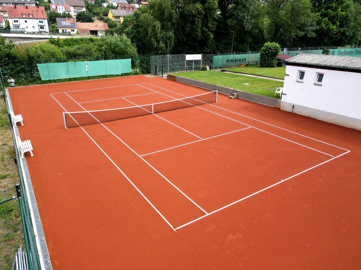 Interne Tennisanlage – nur für Mitglieder